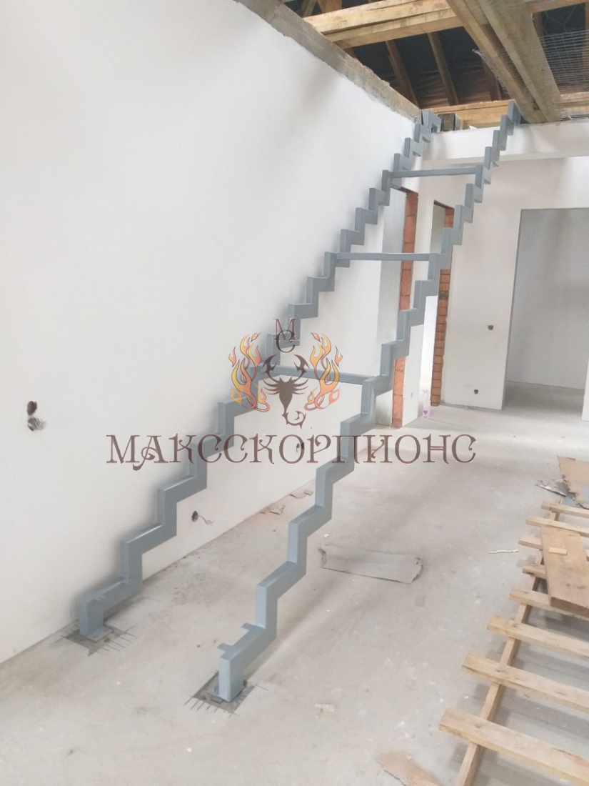 тетива для лестницы из листового металла 250*50